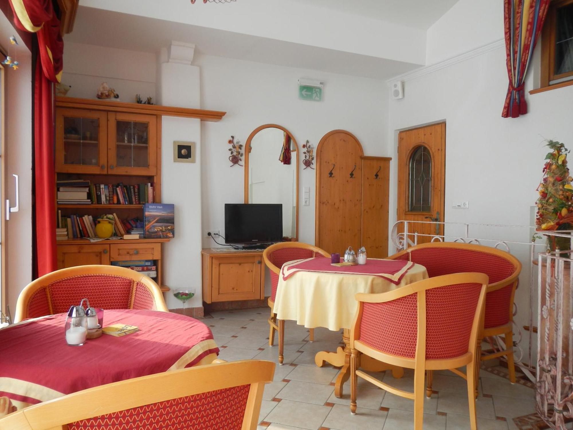 Hotel Landhaus Marchfeld Oberau Esterno foto